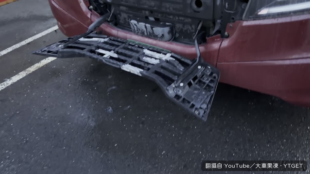 回來就發現油壓蓋壞了