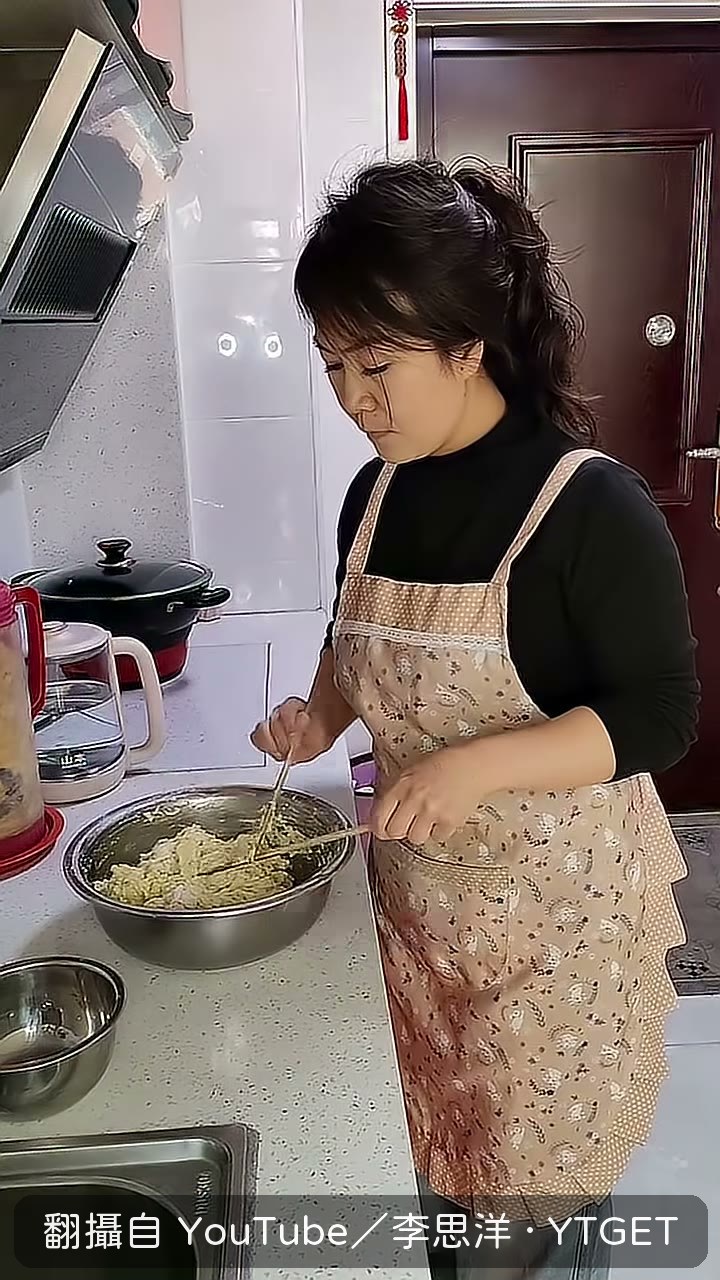 餐桌上那張銀行卡