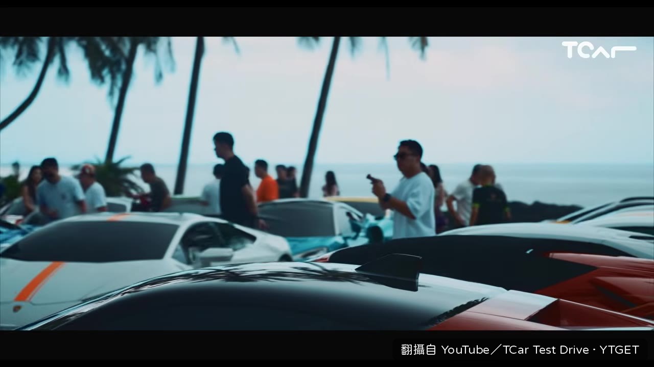 車隊抵達阿拉伯宮