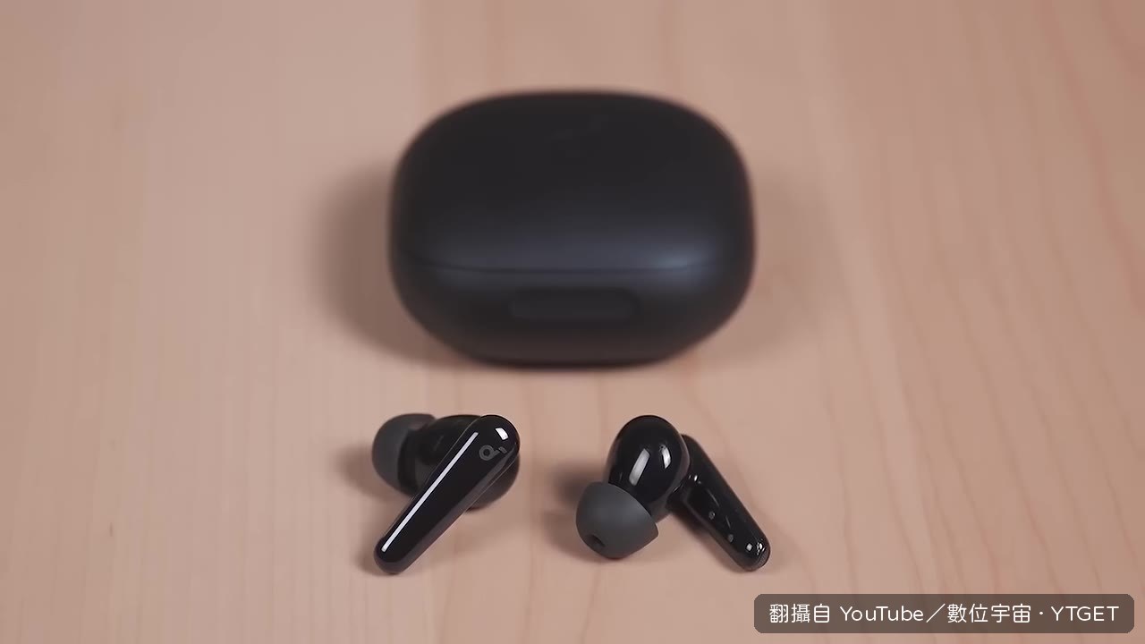滑蓋盒內有小螢幕的前旗艦