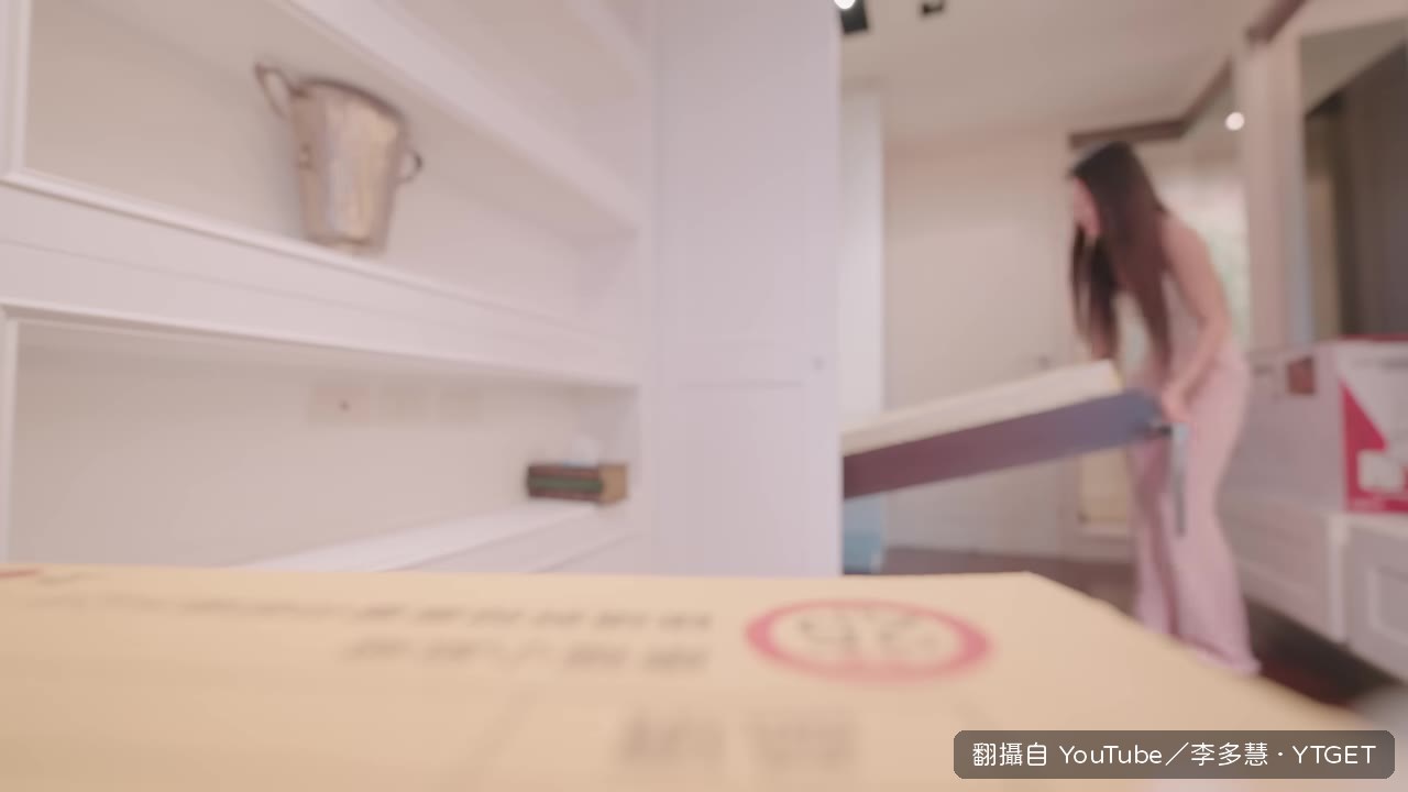 示範壁床收進衣櫥,多慧直呼太神奇