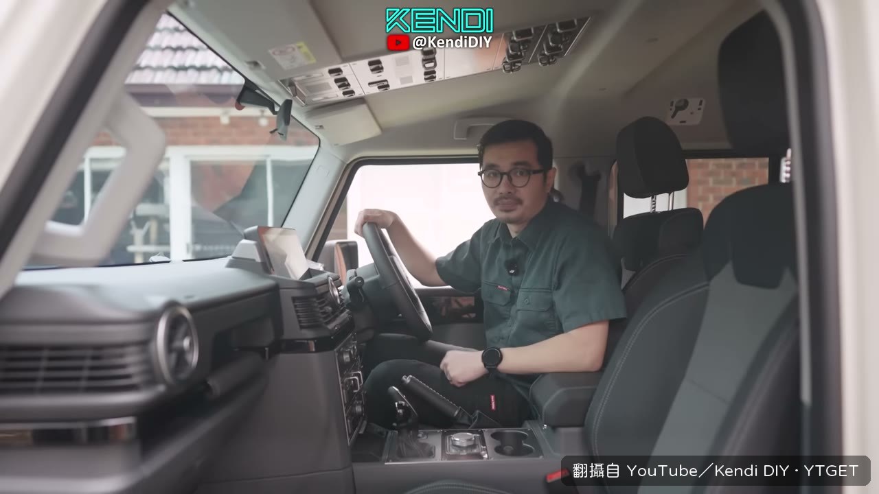 內飾質感就兩個字,簡陋