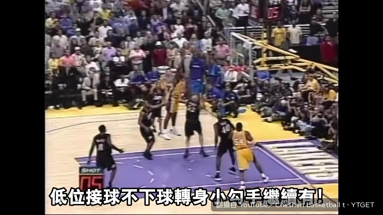 鯊魚籃下一打三強行抓板爆扣