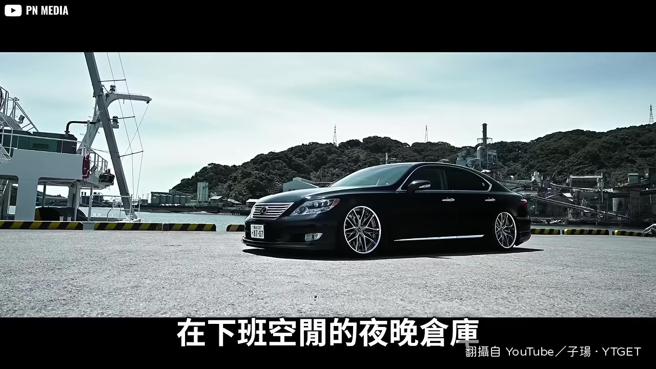 V8 引擎塞進 IS 引擎室