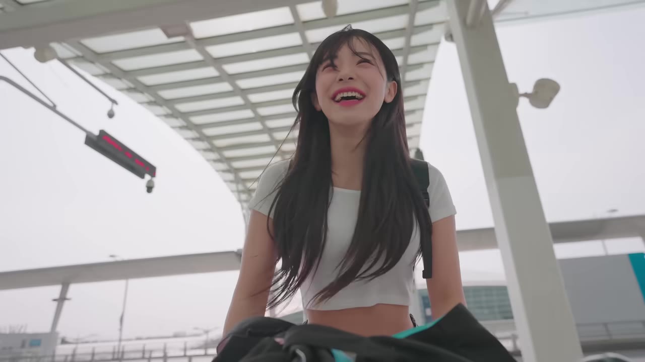 竟然坐飛機去上班,真神奇啊