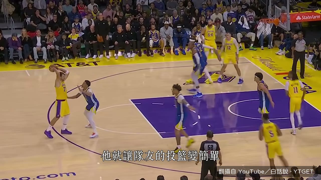 凱斯勒籃下接球直接扣進