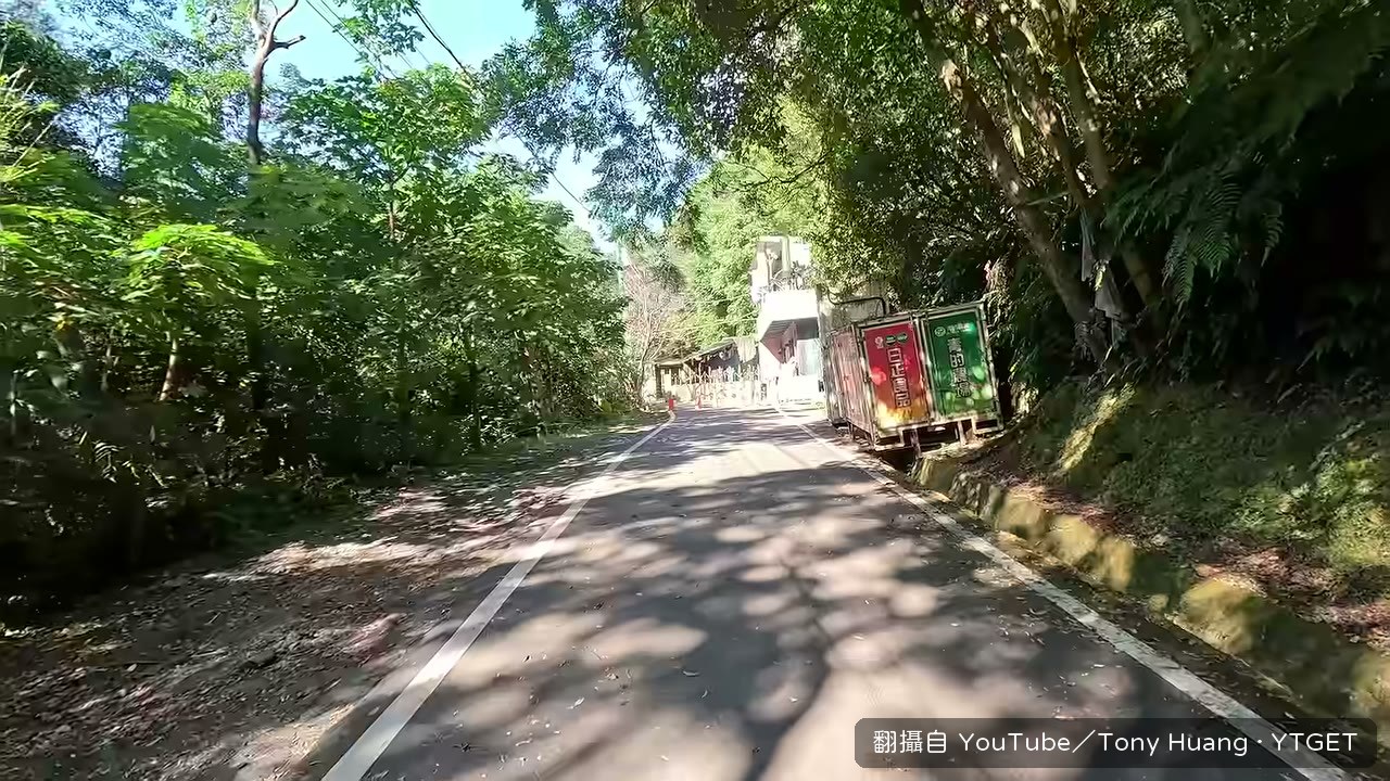 發現步道入口被鐵門擋住