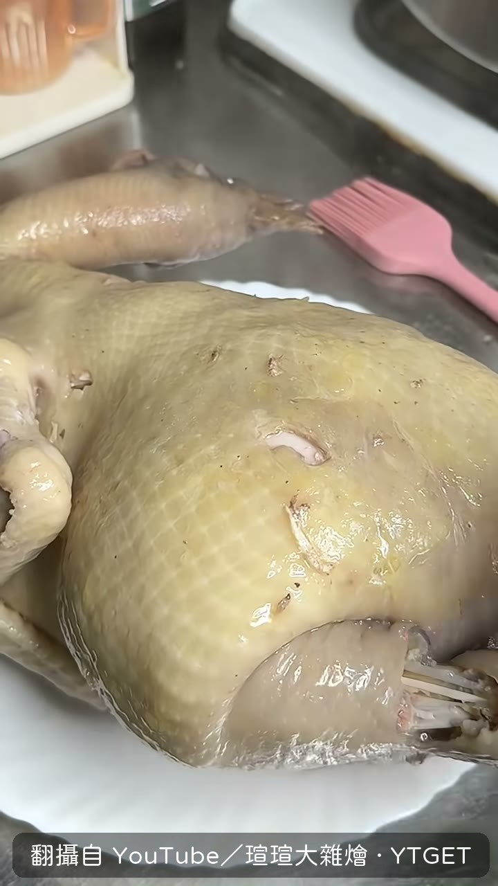 阿嬤偷嘗一口確認味道