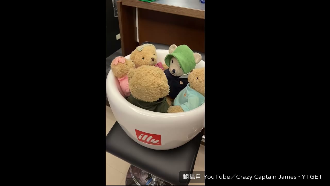 衣帽間衣架全部掛同一邊