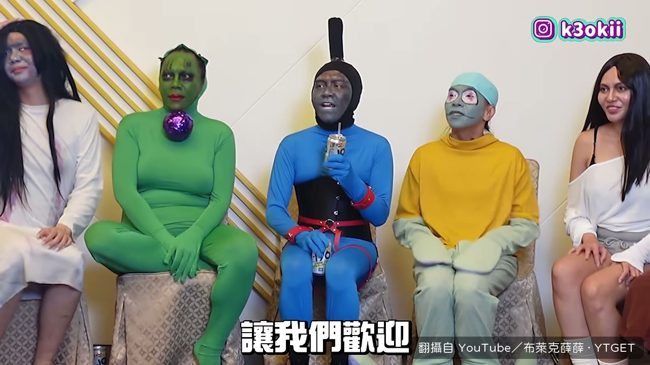水果奶奶徒手榨果汁全場試喝