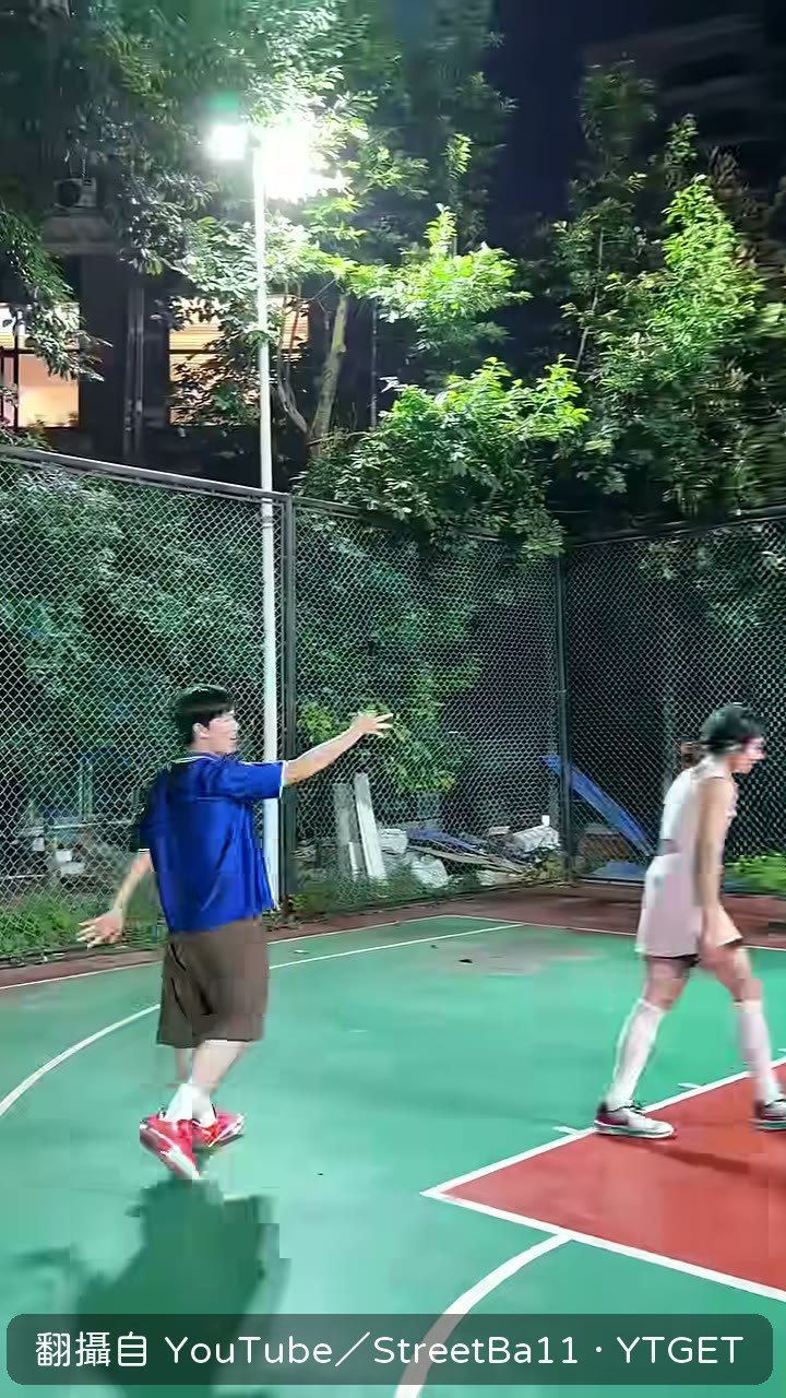 StreetBa11 說她的防守太差了
