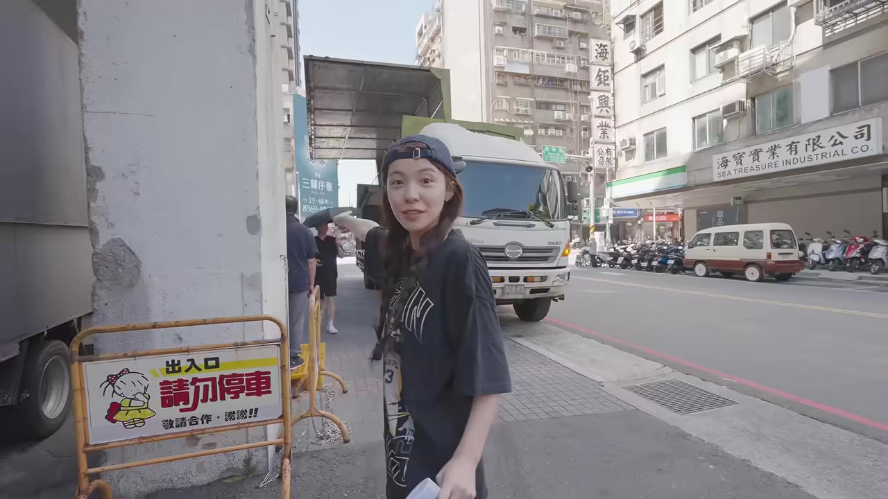 李多慧坐上夢想中的卡車