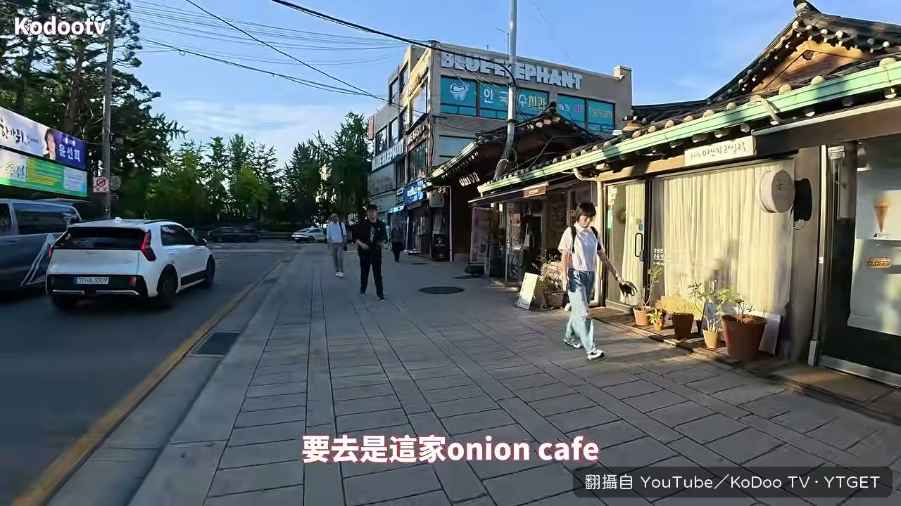 安國站旁 Onion Cafe 的麵包櫃