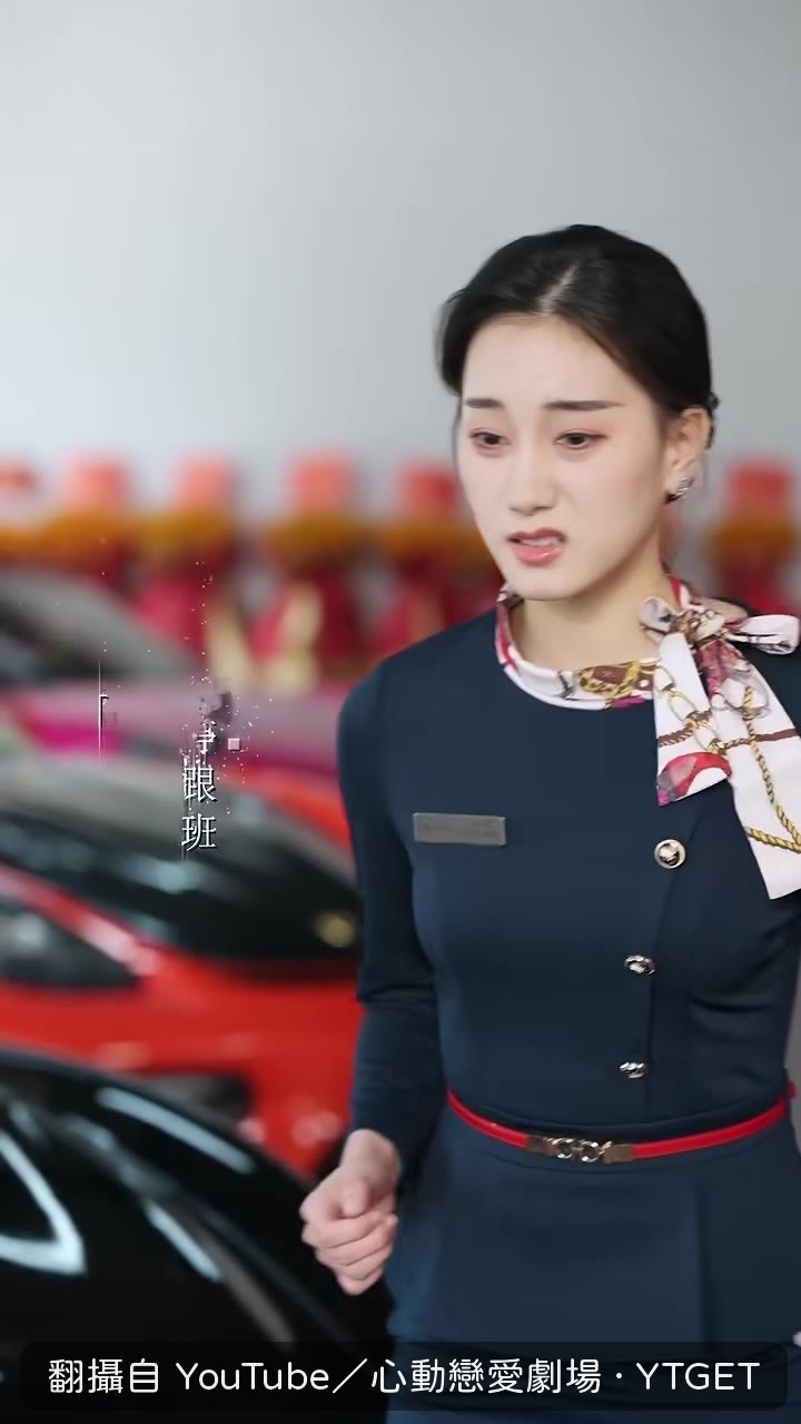 扳手砸碎豪車玻璃