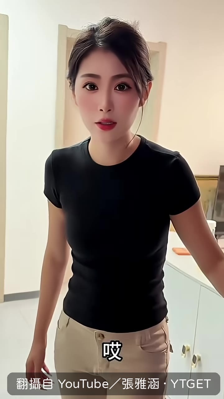 老師開門瞬間認出學生