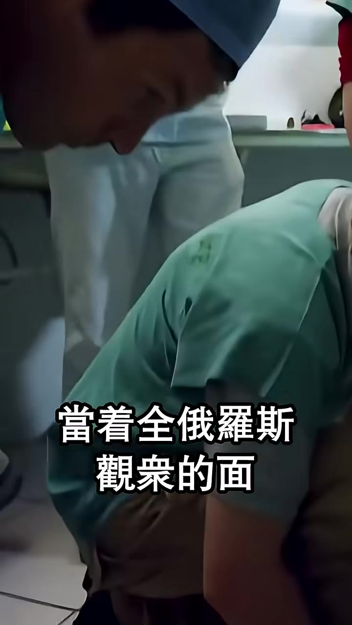 記者跪地痛哭喊謝謝台灣