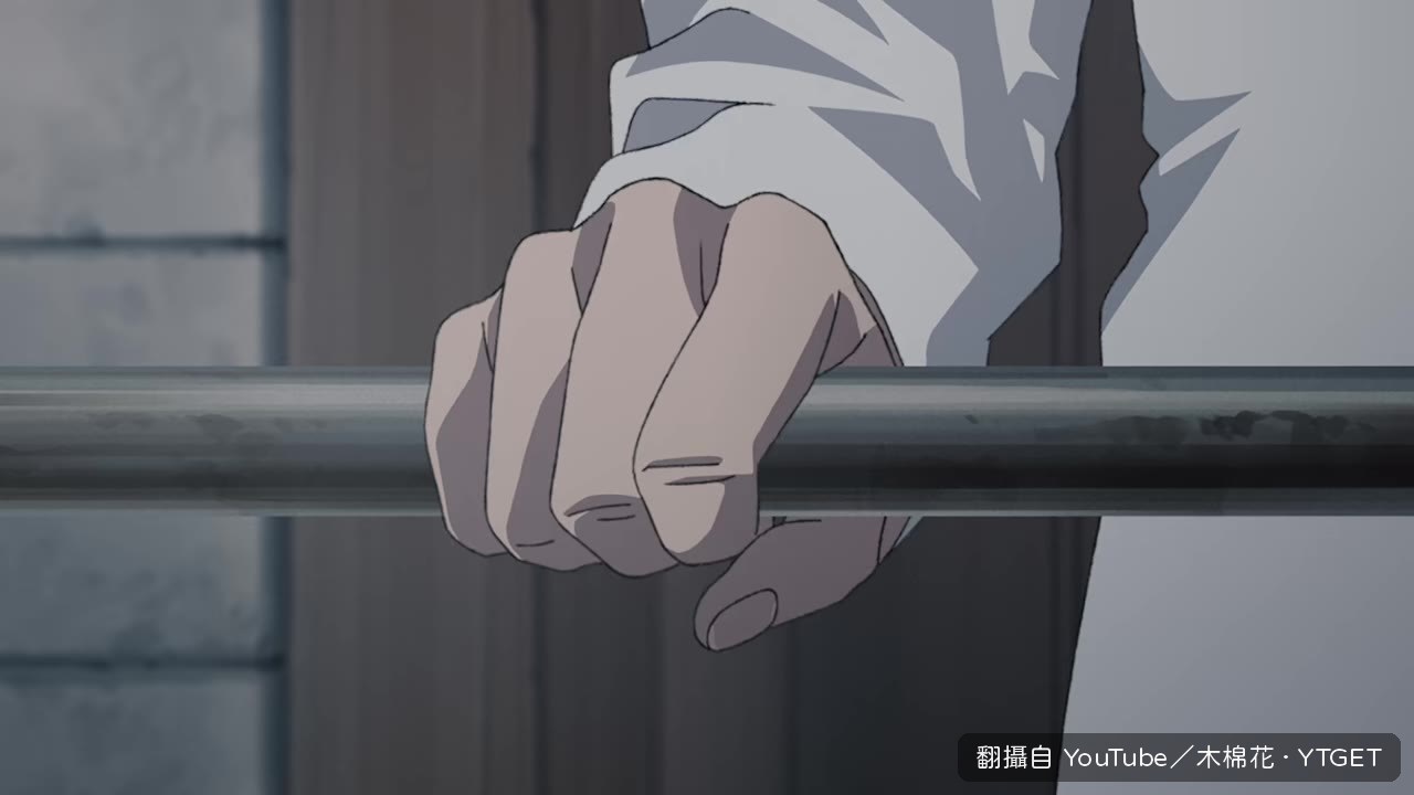 希露菲默默離開家門