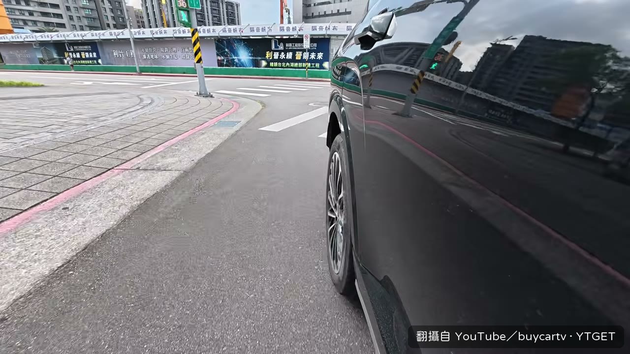 後輪轉向在擁擠市區真的很好用