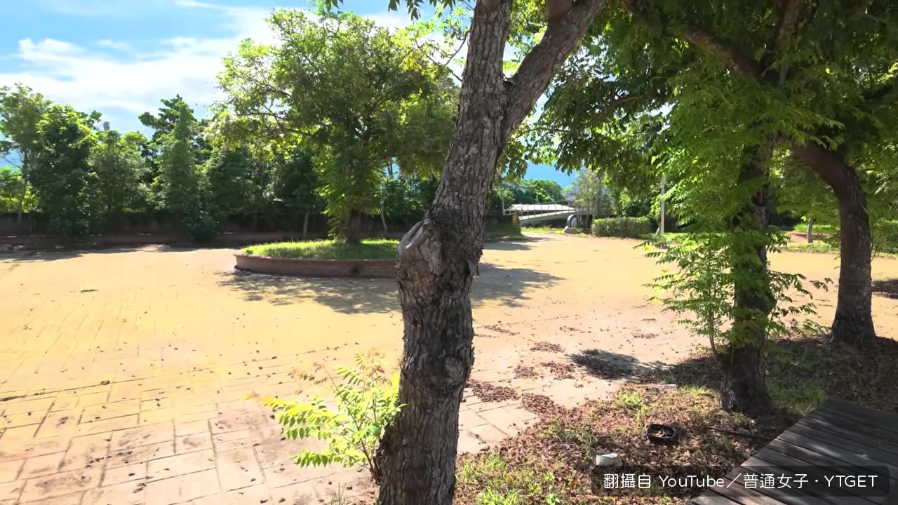 月台是一片大花園