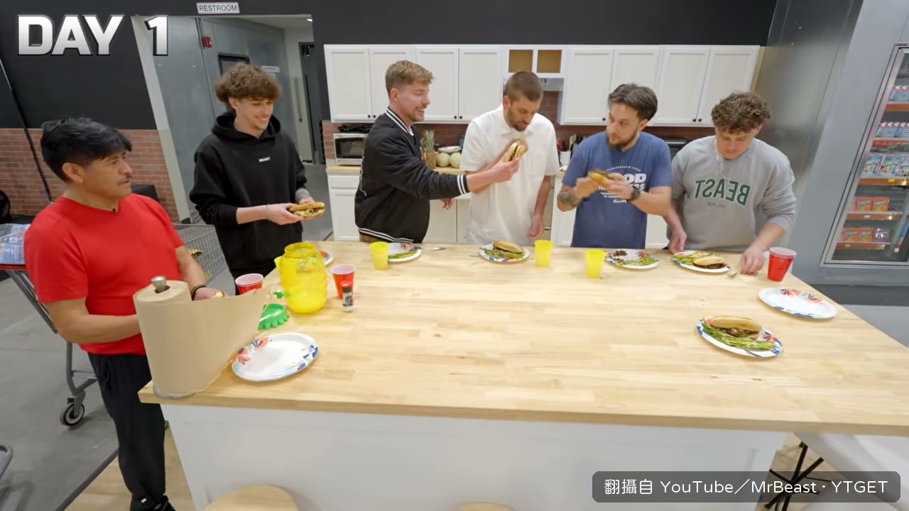 超市裡總共有430萬卡路里的食物