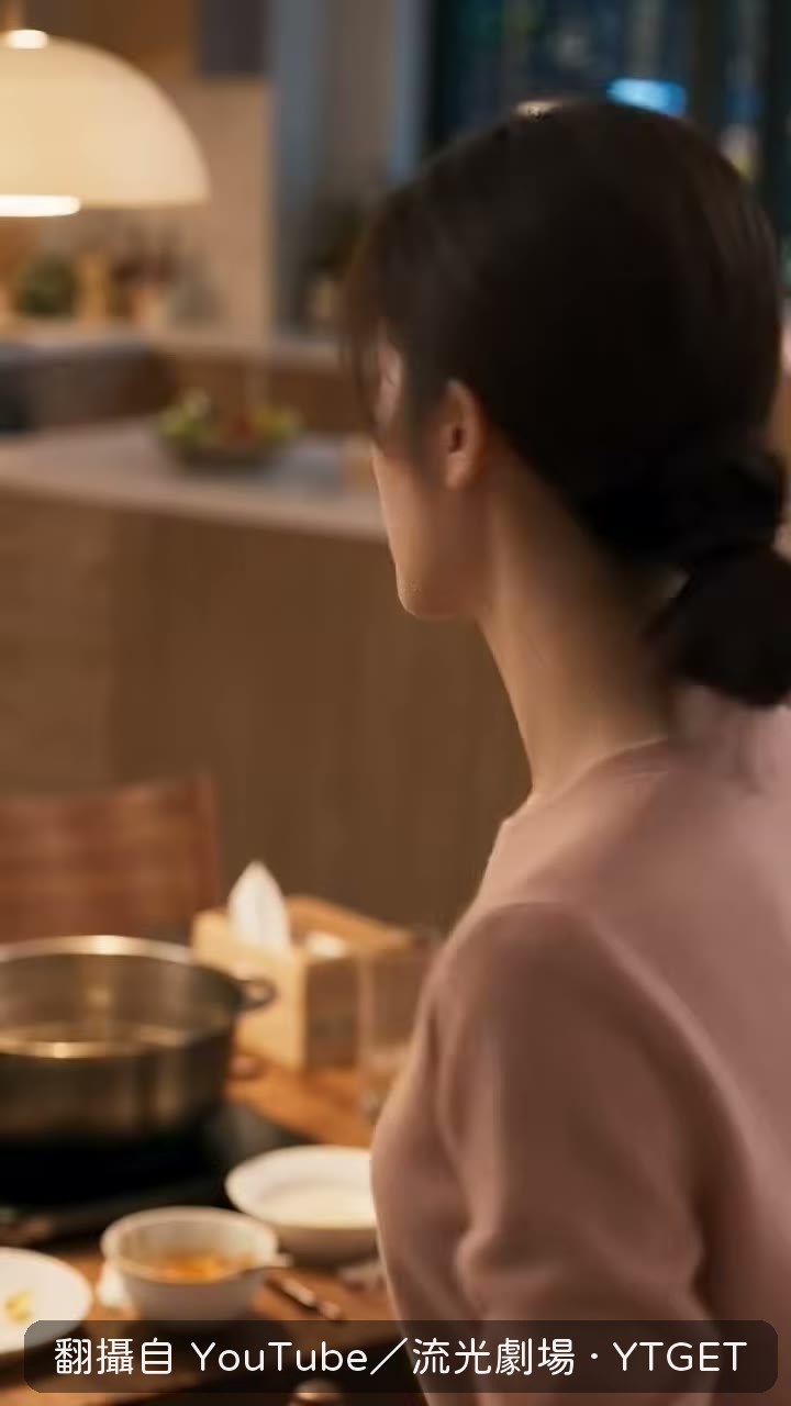 新同事自己去拿摺疊椅