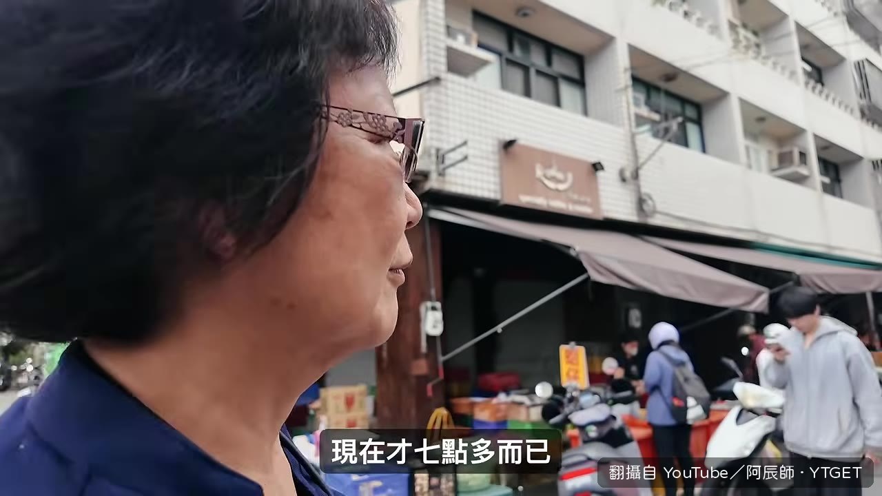 清晨七點的殺肉市場已經滿是人潮