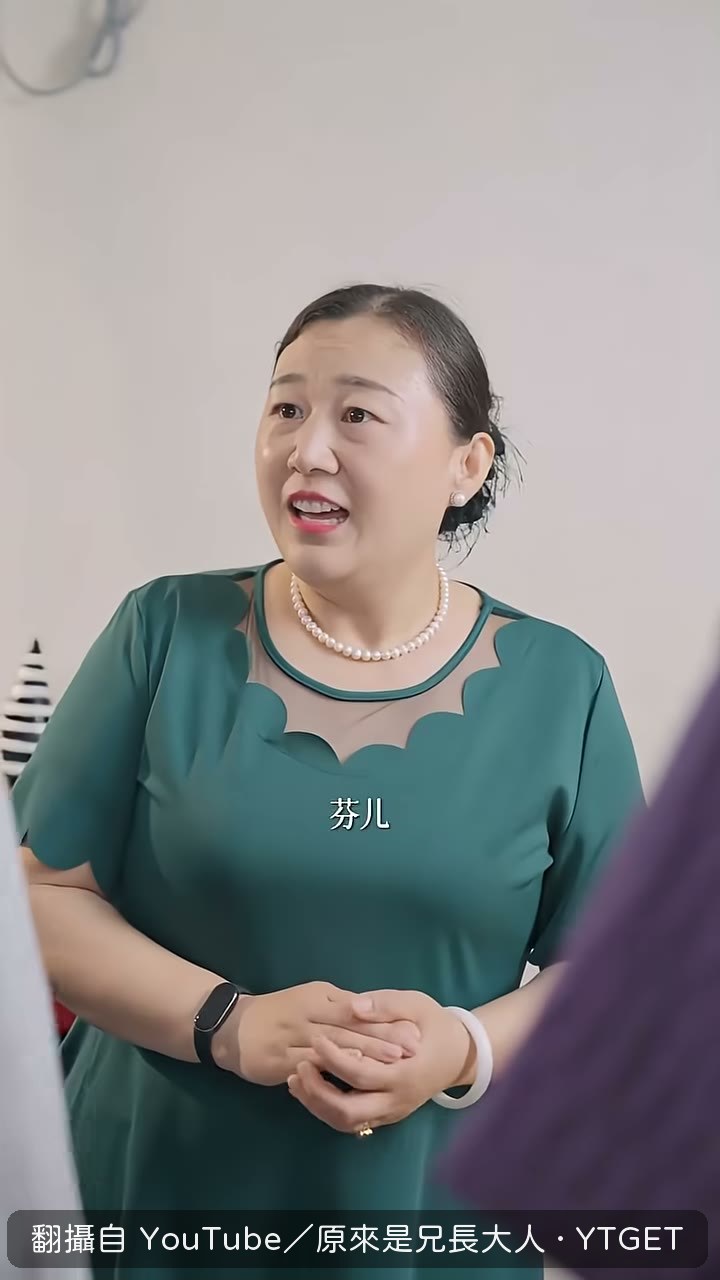 媳婦直接買越野車載婆婆露營