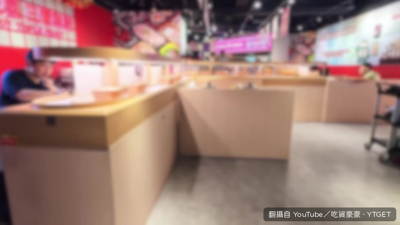 店內有迴轉台,像迴轉壽司一樣