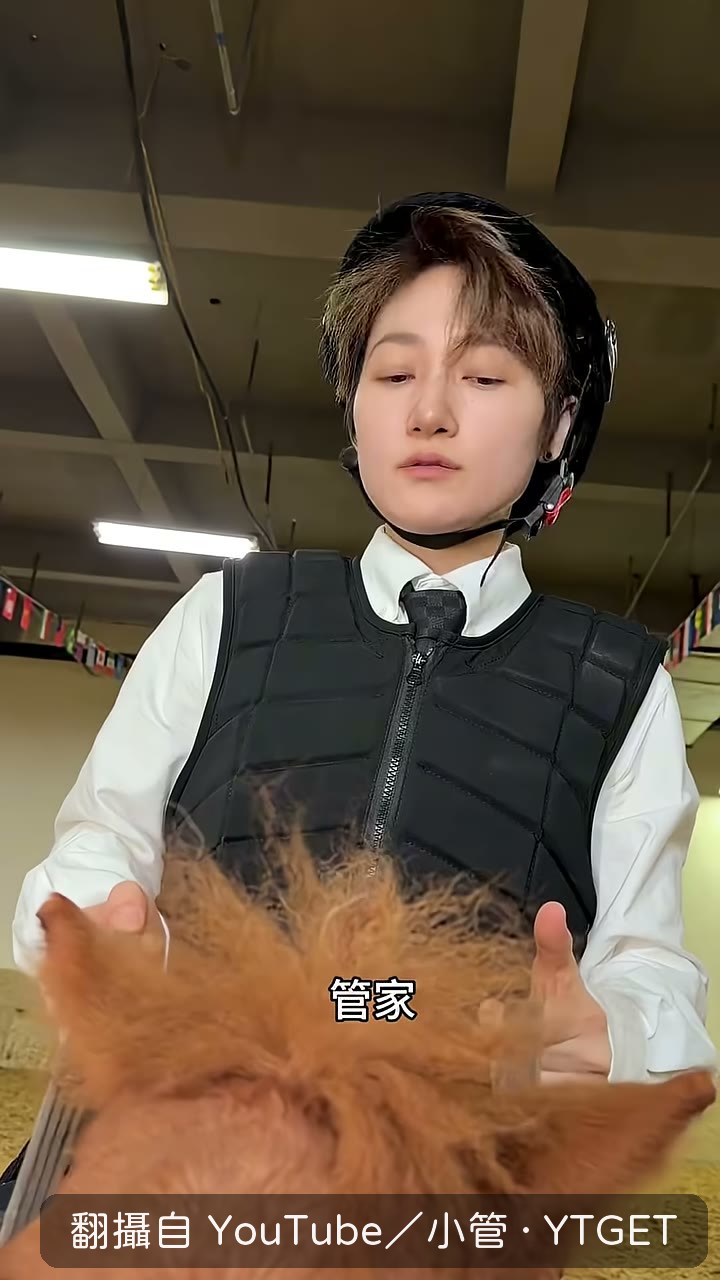 牽一匹馬過來給女方騎