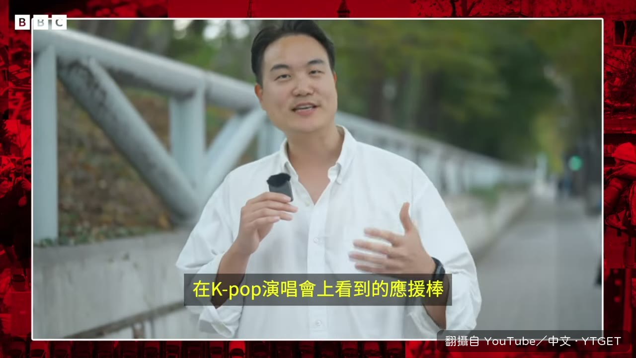 手燈在街頭亮起,成為新一代的抗議語言