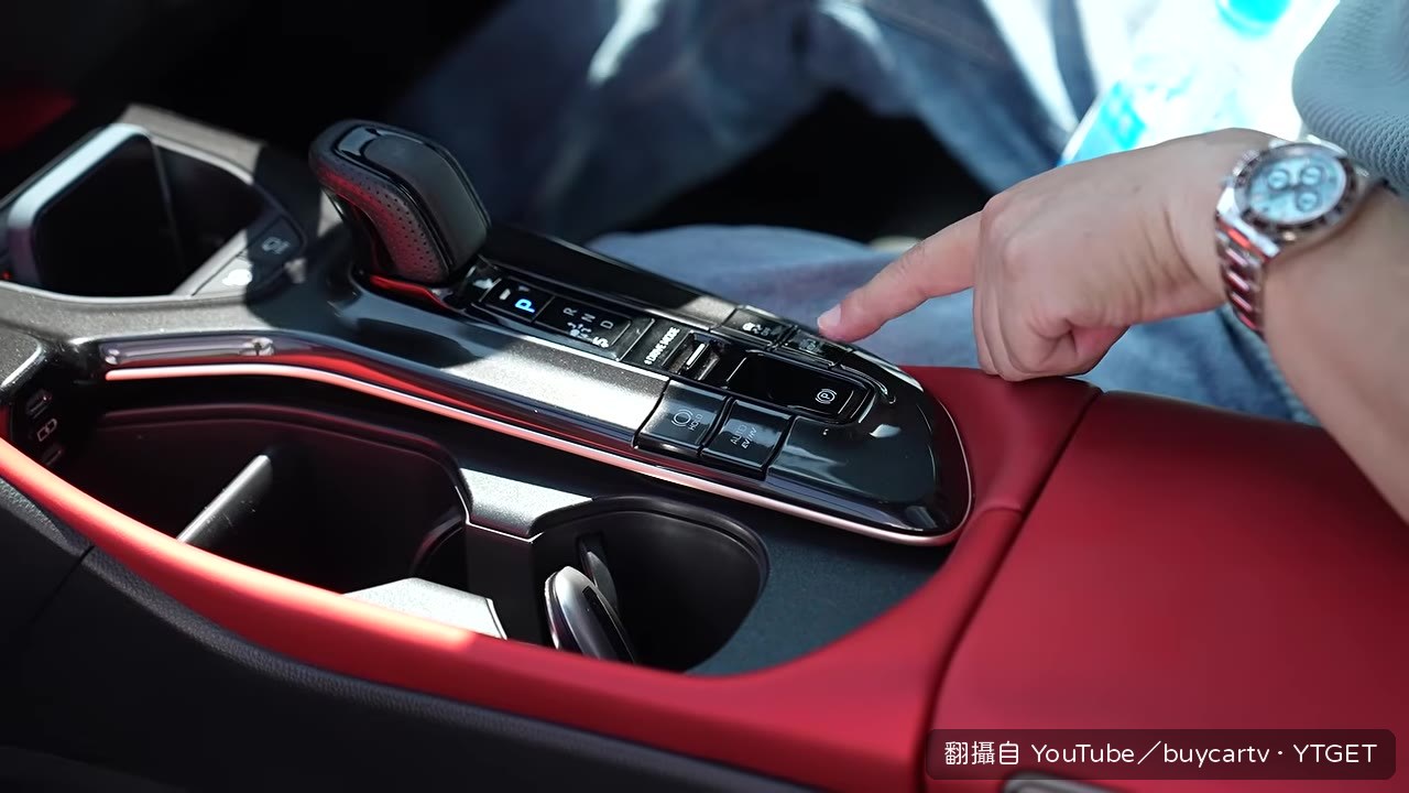 Hold Charge按鍵特寫