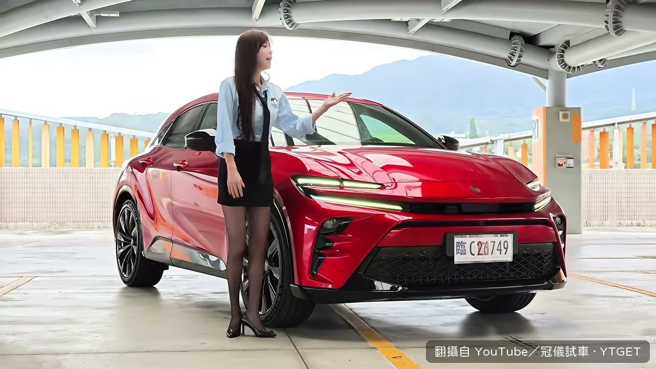 冠儀說車頭很像法拉利 Purosangue