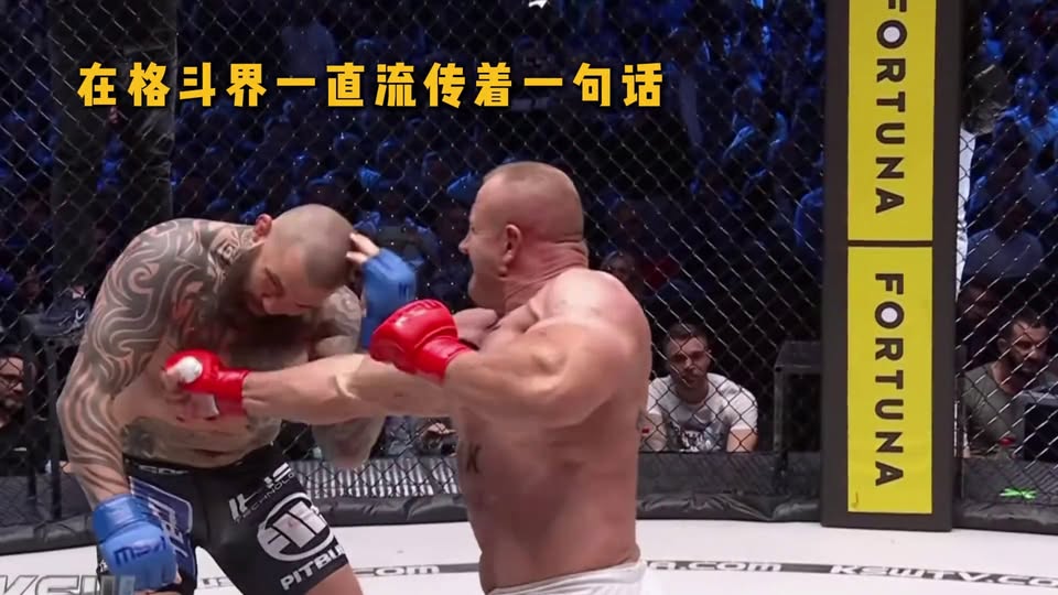 大力士拖動40噸飛機後轉戰格鬥一拳擊倒對手