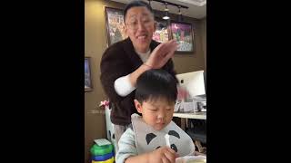 爸爸花式坑娃實錄,小孩崩潰反應笑到拍桌